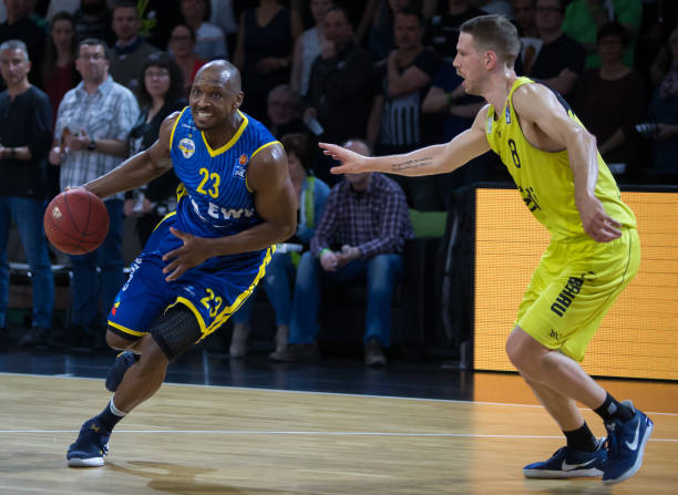 中保持高度 中保持高度